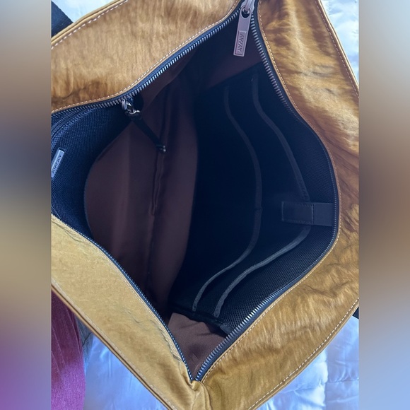 Away Explorer Tote bag first run sample NWT - Picture 3 of 11